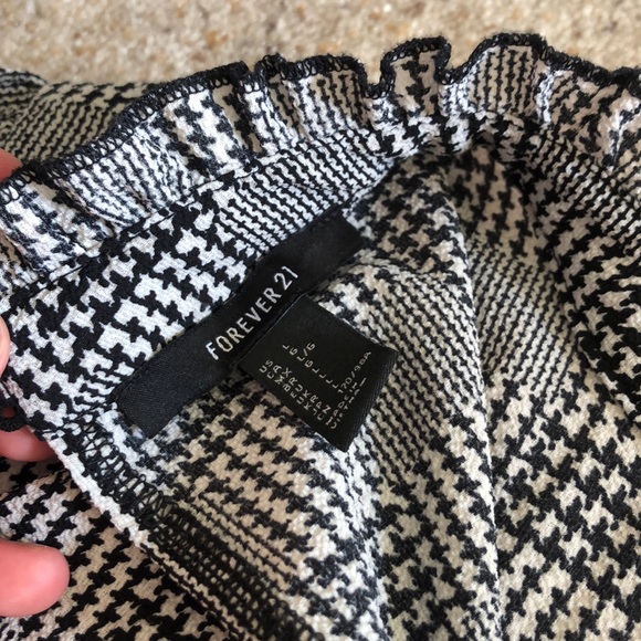 Forever 21 Women’s top - Picture 2 of 4